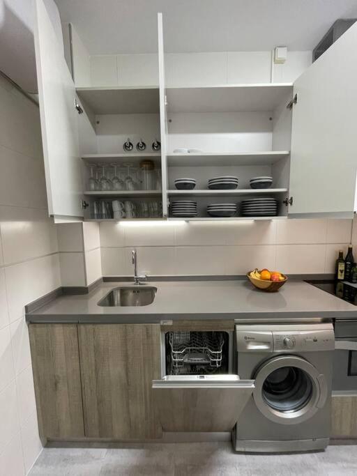 Appartamento Downtown Jinetes Deluxe With Pool & Free Parking Málaga Esterno foto