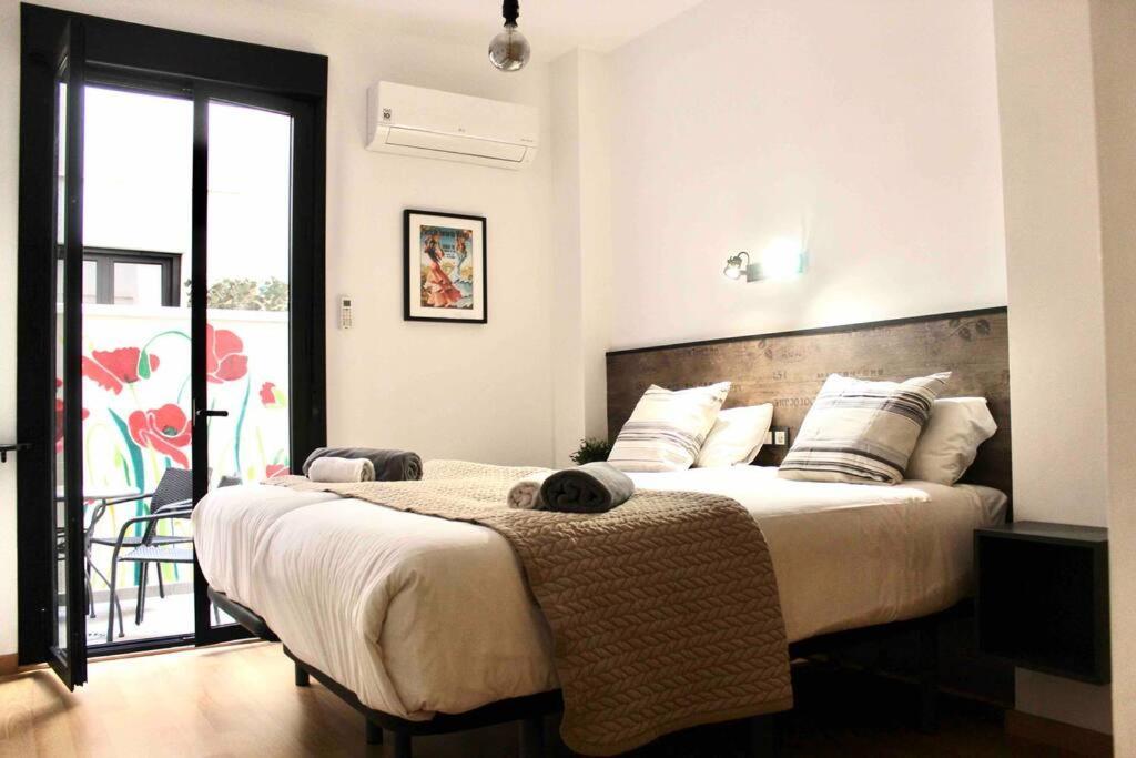 Appartamento Downtown Jinetes Deluxe With Pool & Free Parking Málaga Esterno foto
